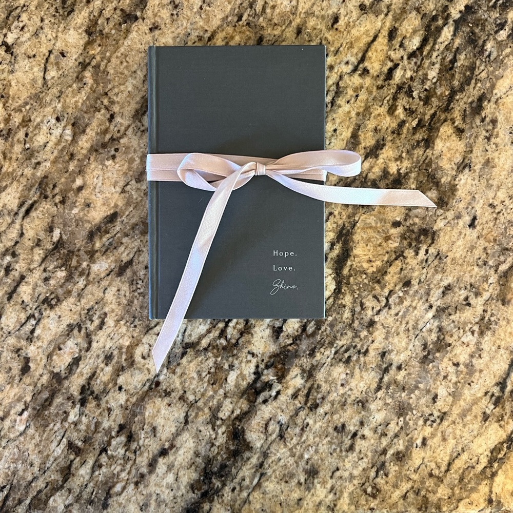 Silver Necklace With Interlocking Rings - image 8